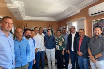 Visita das autoridades. Foto: Reinalldo Góes