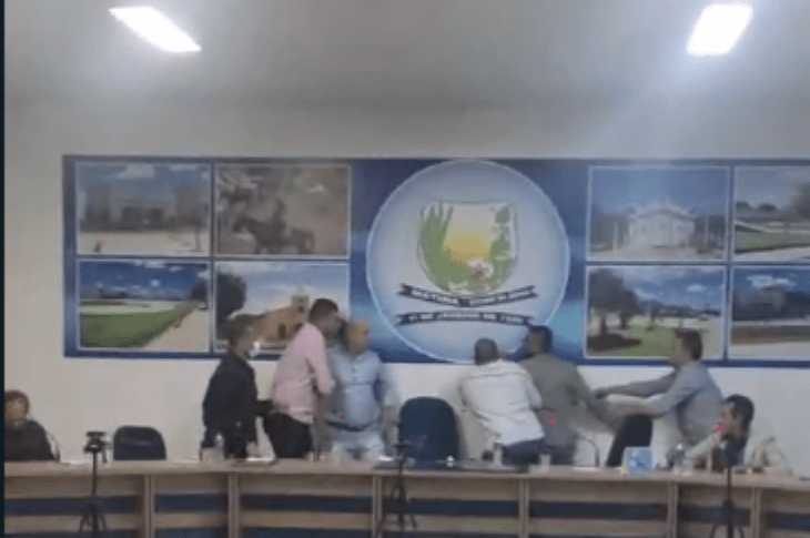 Sessão da Câmara de Matina. Reprodução