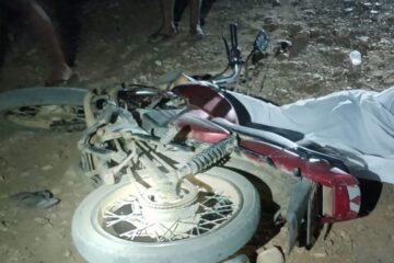 Moto envolvida no acidente. Foto: Polícia Militar