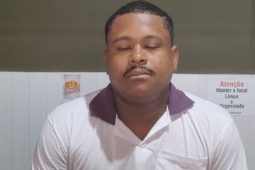 Leonardo procura pela mãe