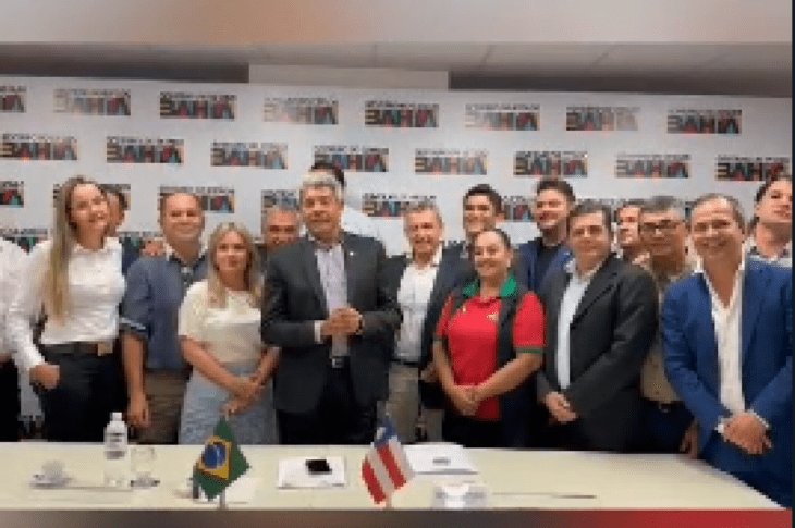 Grupo reunido com Jerônimo Rodrigues