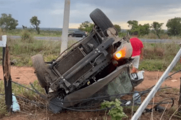Criança morre após carro capotar na BR-020, no oeste da Bahia. Foto: Blog do Braga
