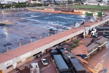 Galpão destelhado. Foto: reprodução Blog do Braga.