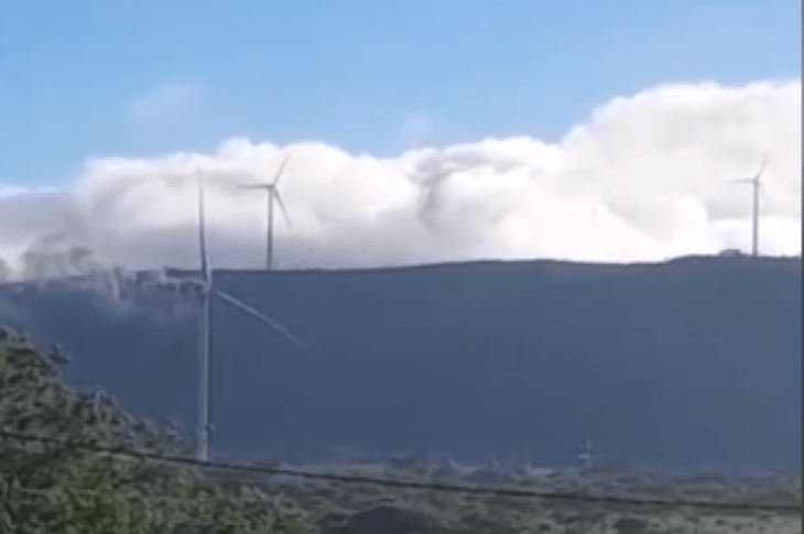 Torre eólica pegando fogo. Foto: reprodução