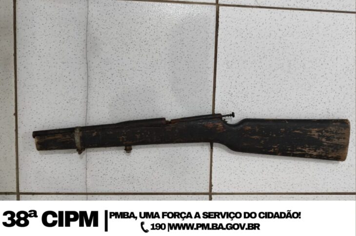 Arma apreendida em Serra do Ramalho. Foto: POlícia MIlitar