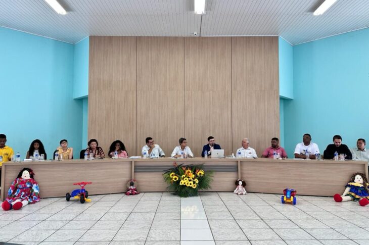 Mesa formada na Câmara. Foto: ASCOM