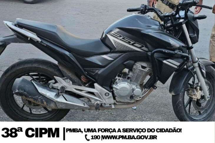Moto apreendida em blizt. Foto: Polícia Militar