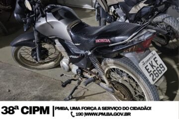 Moto apreendida em blitz. Foto: Polícia Militar