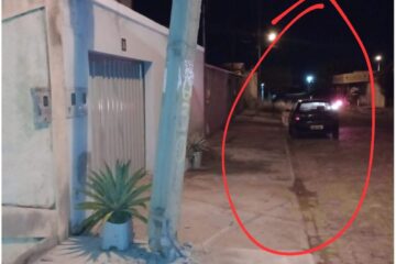 Poste atingido por carro. Foto: SMTRan