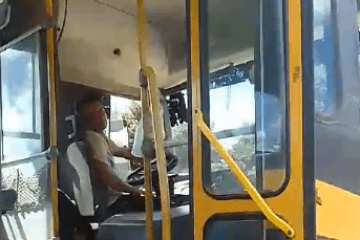 Motorista sendo filmado. Foto: reprodução