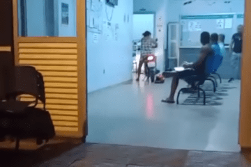 Mulher invade UPA. Foto: reprodução