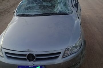 Carro capotou na BR-030, em Guanambi. Foto: Smtran