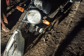 Moto envolvida no acidente. Foto: Smtran