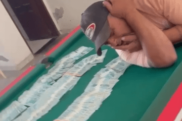 Osmildo deitado na mesa