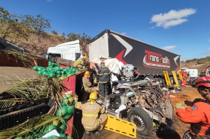 Acidente envolvendo três carros. Foto: g1