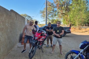 Homem preso com moto suspeita de adulteração. Foto: Polícia Civil