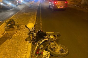 Moto envolvida em acidente. Foto: SMTran