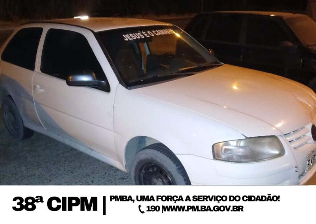 Carro apreendido com restrição. Foto: Polícia Militar