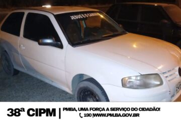 Carro apreendido com restrição. Foto: Polícia Militar