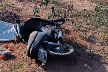 Moto envolvida no acidente. Foto: Polícia Militar