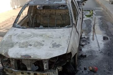 Carro pega fogo em Guanambi. Foto: SMTran