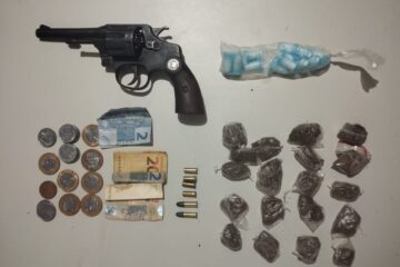 Material apreendido com o suspeito. Foto: Polícia Militar