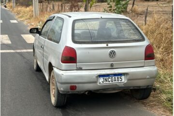 Carro recuperado pela Polícia Militar. Foto: Polícia Militar