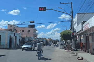 Condutores furando sinal vermelho. Foto: leitor
