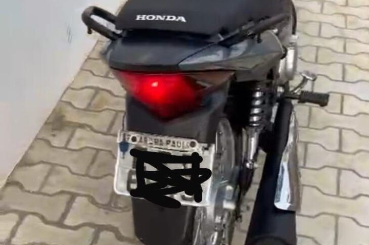 Moto roubada recuperada. Foto: Polícia Militar
