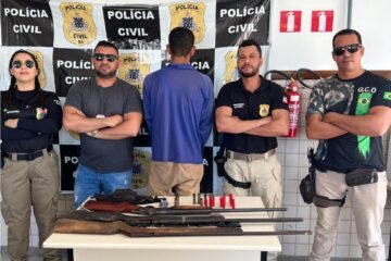 Equipe da delegacia com o preso. Foto: Polícia Civil