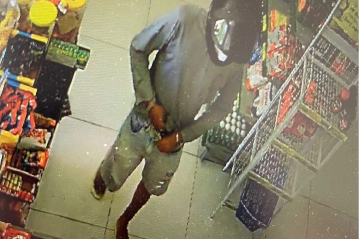 Homem no supermercado. Foto: divulgação