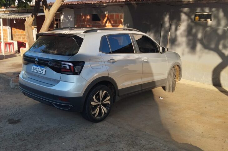 Carro suspeito de clonagem apreendido. Foto: Polícia Militar