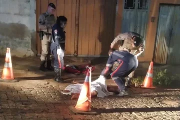 Homem morto a tiros. Foto: reprodução rede social