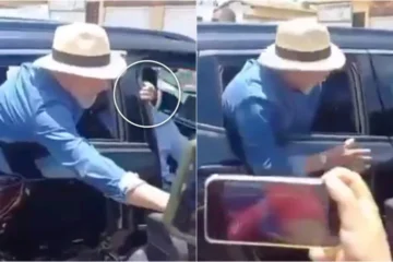Lula tem dedos prensados na porta do carro. Foto: rede social