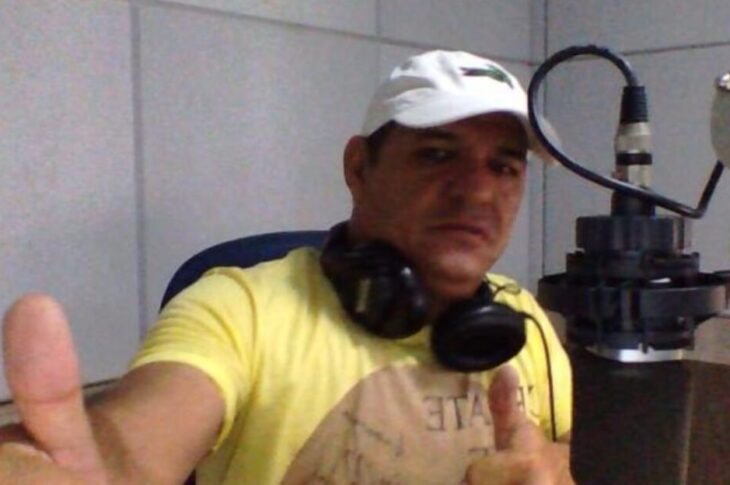 Radialista Duaci Santos tem celular clonado