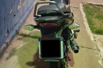 Motocicleta com registro de furto é recuperada em Paramirim