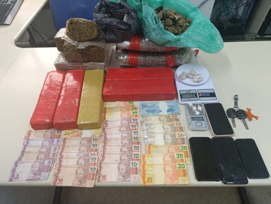 Casal é preso com mais de 10 quilos de drogas durante operação da PM em Guanambi
