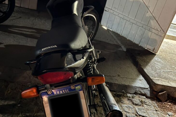 Polícia Militar recupera motocicleta roubada em Paramirim