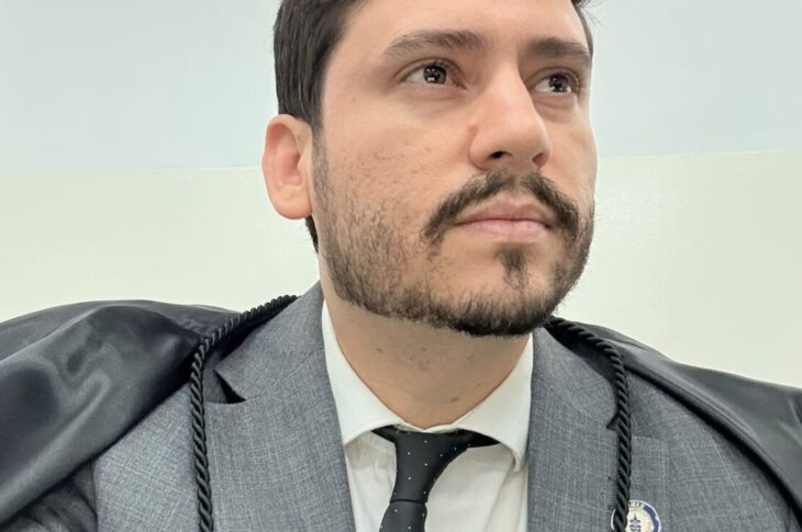 Juiz Arthur Antunes Amaro Neves recebe títulos de cidadão honorário em Guanambi e Palmas de Monte Alto