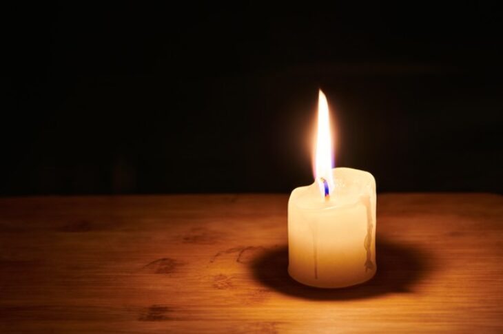 Casa é consumida por incêndio em Serra do Ramalho; vela acesa teria causado o fogo