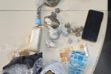 Rondesp prende dois suspeitos por tráfico de drogas no bairro Brasília em Guanambi