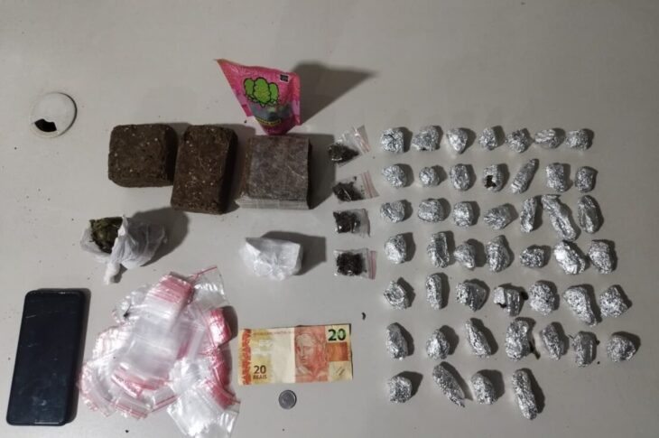 Suspeito é preso por tráfico de drogas durante abordagem a ônibus em Bom Jesus da Lapa