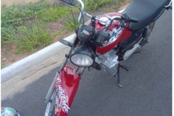 Motocicleta é apreendida após condutor ser flagrado sem CNH no bairro Jardim Europa em Guanambi