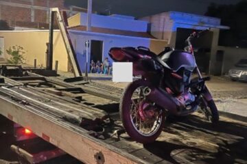 Motocicleta é apreendida durante operação no bairro Lagoinha em Guanambi