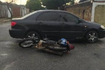 Motociclista fica ferido após colisão com carro em cruzamento no Alto Caiçara em Guanambi