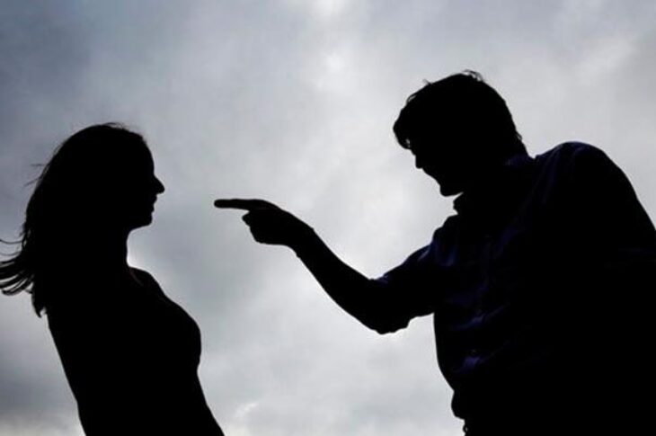 Mulher denuncia ameaça após confusão por tapete em Candiba