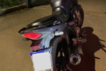 Moto é apreendida após abordagem por infrações de trânsito no Centro de Guanambi