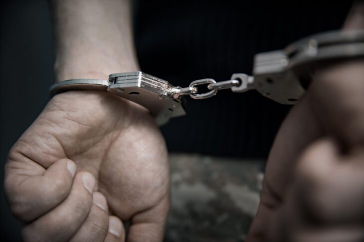 Homem com mandado por homicídio é preso pela PM em Rio de Contas