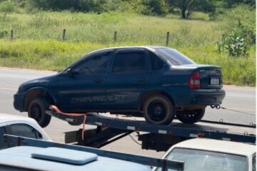 Veículo com restrição de furto ou roubo é recuperado próximo ao Estádio 2 de Julho em Guanambi