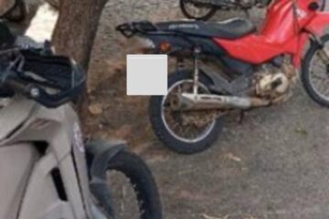 Motocicleta é apreendida durante fiscalização no centro de Guanambi